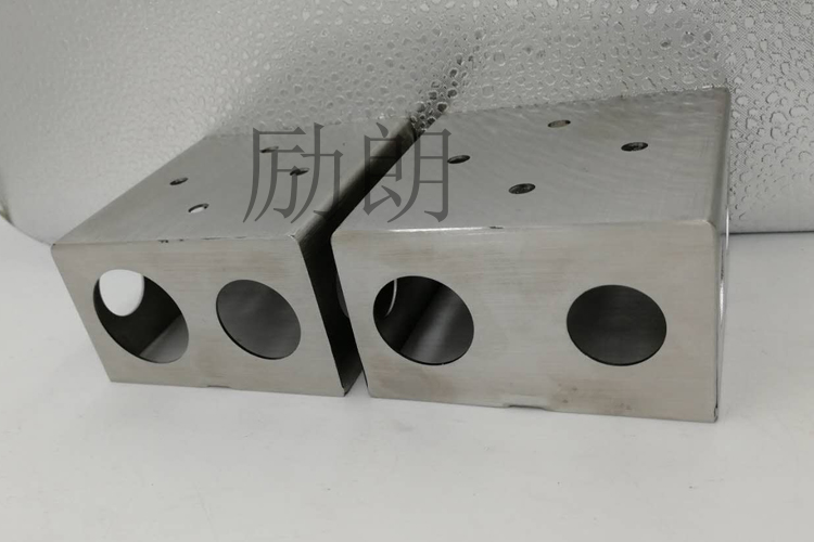 304不銹鋼明裝接線(xiàn)盒的應(yīng)用領(lǐng)域有哪些？