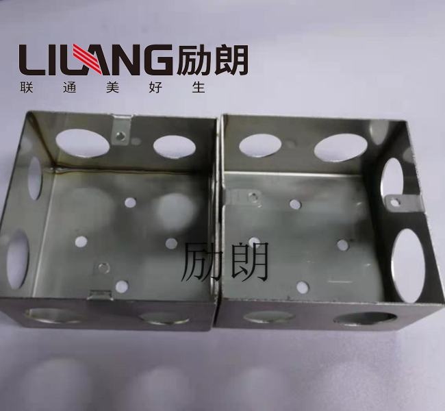 304不銹鋼開關底盒標準厚度是多少？